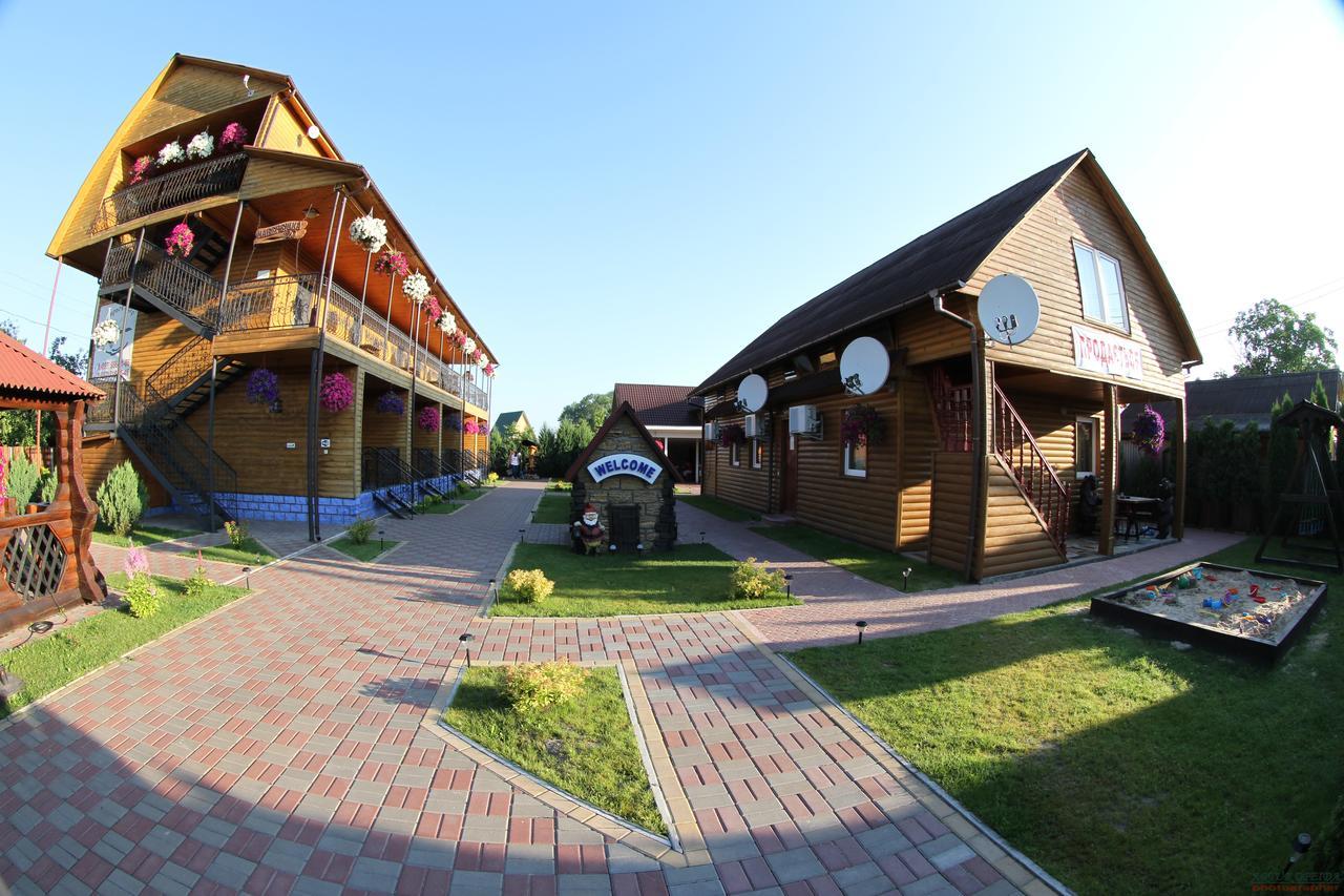 Hotel-Complex Mizh Triokh Ozer Svityaz' Exterior photo